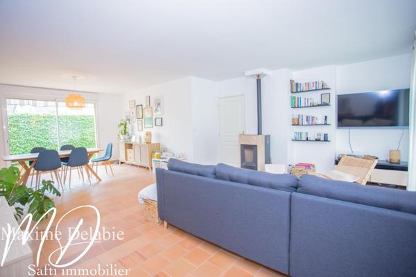 Superbe maison contemporaine de plain-pied avec garage et jardin