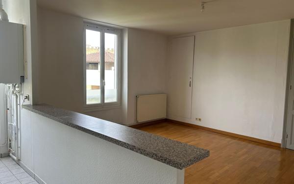 Appartement à louer    5 pièces •  Mont-de-Marsan