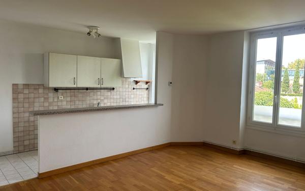 Appartement à louer    5 pièces •  Mont-de-Marsan