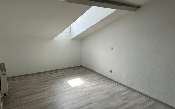 Appartement à louer    5 pièces •  Mont-de-Marsan