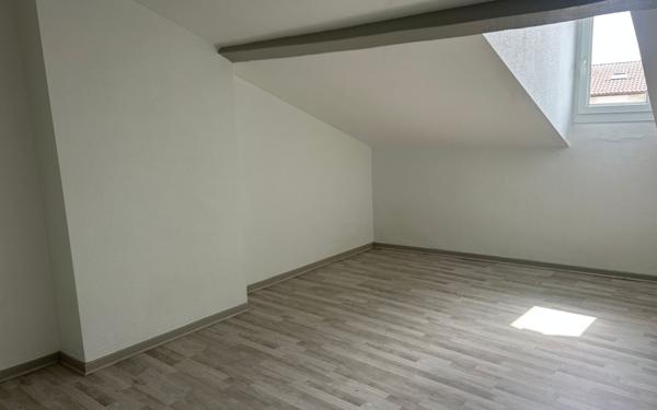 Appartement à louer    5 pièces •  Mont-de-Marsan