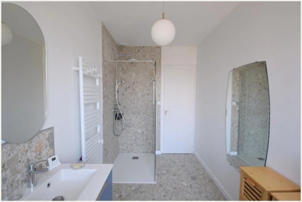 Maison à louer 6 pièces LA ROCHELLE (17), 4 chambres en centre ville