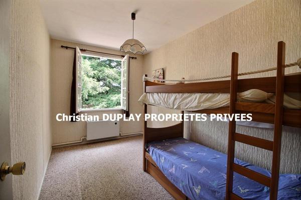 EXCLUSIVITE Jonzieux 42660 villa plain-pied construite en 1972 exposée EST/Ouest 118m² habitables 4 chambres 2 garages sur 3277m² de terrain