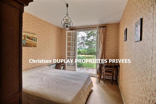 EXCLUSIVITE Jonzieux 42660 villa plain-pied construite en 1972 exposée EST/Ouest 118m² habitables 4 chambres 2 garages sur 3277m² de terrain