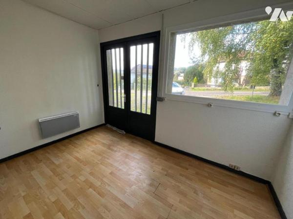 BATIMENT PROFESSIONNEL A BAUME LES DAMES