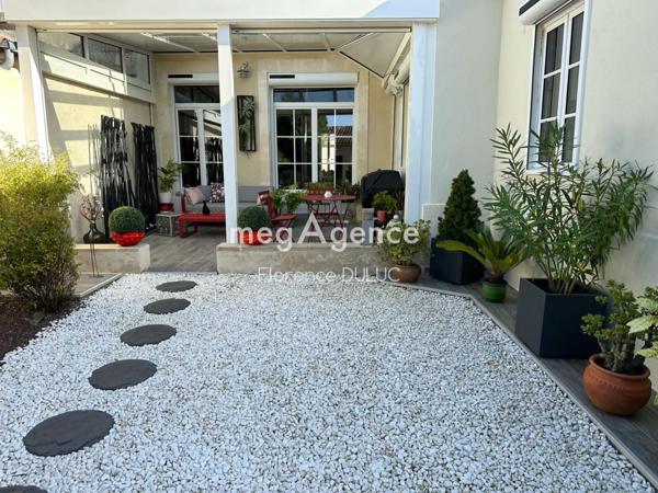 Maison à SAINT-JEAN-D'ANGELY, 17400 - 7 pièces 189m²