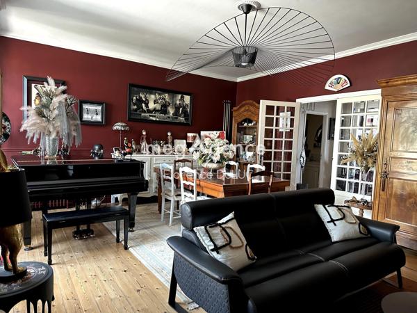 Maison à SAINT-JEAN-D'ANGELY, 17400 - 7 pièces 189m²