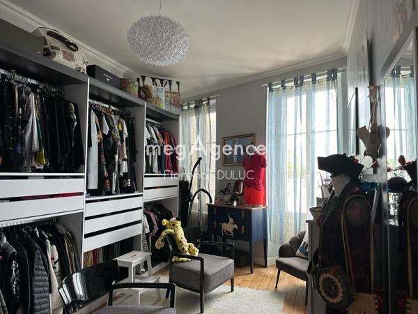 Maison à SAINT-JEAN-D'ANGELY, 17400 - 7 pièces 189m²