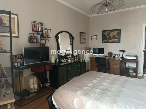 Maison à SAINT-JEAN-D'ANGELY, 17400 - 7 pièces 189m²