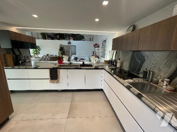 MAISON CONTEMPORAINE DE 8 PIECES, 239M² PARC DES CALANQUES 13010 MARSEILLE