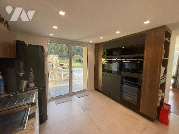 MAISON CONTEMPORAINE DE 8 PIECES, 239M² PARC DES CALANQUES 13010 MARSEILLE