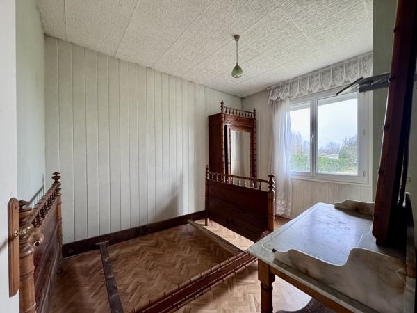 Saint-Mathurin (85150) Maison à rénover offrant 80 m2 habitables sur 801 m2 de terrain.