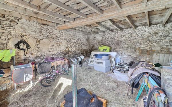 Maison à vendre    2 pièces •  Creys-Mépieu