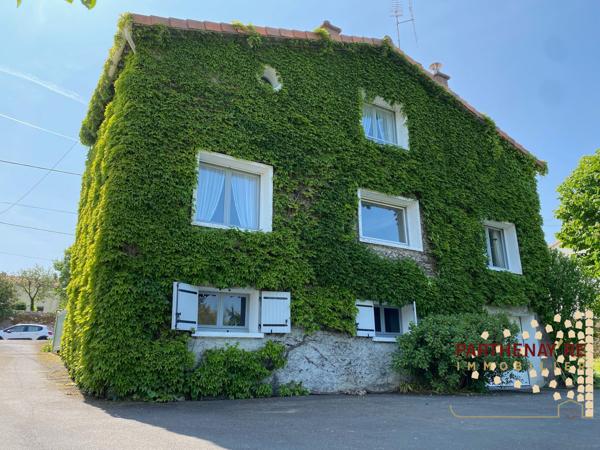 Pavillon sur sous-sol donnant sur une rivière avec terrain de 3 000 m²