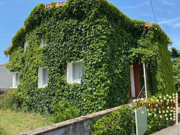 Pavillon sur sous-sol donnant sur une rivière avec terrain de 3 000 m²