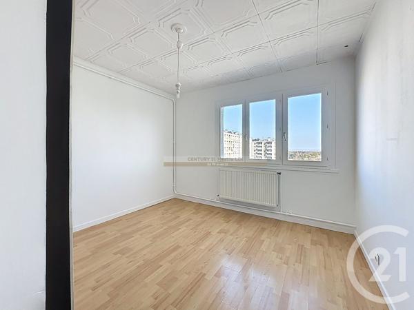 Appartement F4 à vendre  4 pièces - 77,19 m2 ST PRIEST - 69