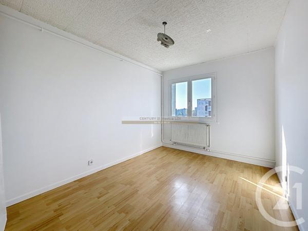 Appartement F4 à vendre  4 pièces - 77,19 m2 ST PRIEST - 69
