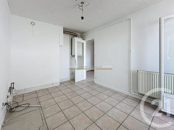 Appartement F4 à vendre  4 pièces - 77,19 m2 ST PRIEST - 69