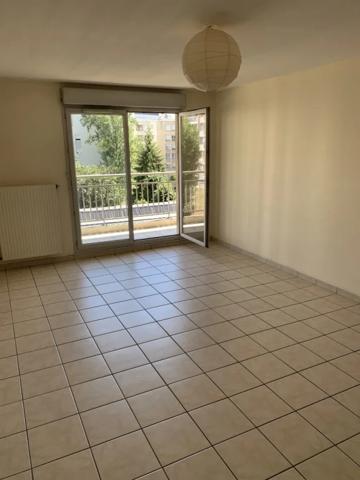 APPARTEMENT T3 A LOUER - LYON 7EME ARRONDISSEMENT Lamothe 70.61 m 2 1 152,78 € charges comprises par mois