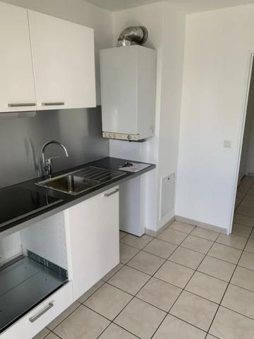 APPARTEMENT T3 A LOUER - LYON 7EME ARRONDISSEMENT Lamothe 70.61 m 2 1 152,78 € charges comprises par mois