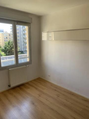 APPARTEMENT T3 A LOUER - LYON 7EME ARRONDISSEMENT Lamothe 70.61 m 2 1 152,78 € charges comprises par mois