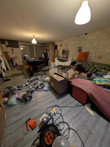 maison familiale sur deux niveaux de 7 pièces 5 chambres, grand jardin