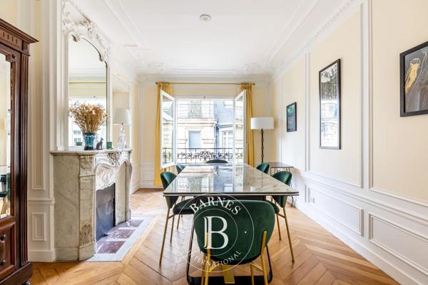 Paris 17ème, Appartement 2 Chambres -  97 m² à vendre