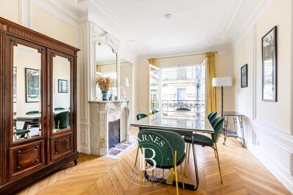 Paris 17ème, Appartement 2 Chambres -  97 m² à vendre