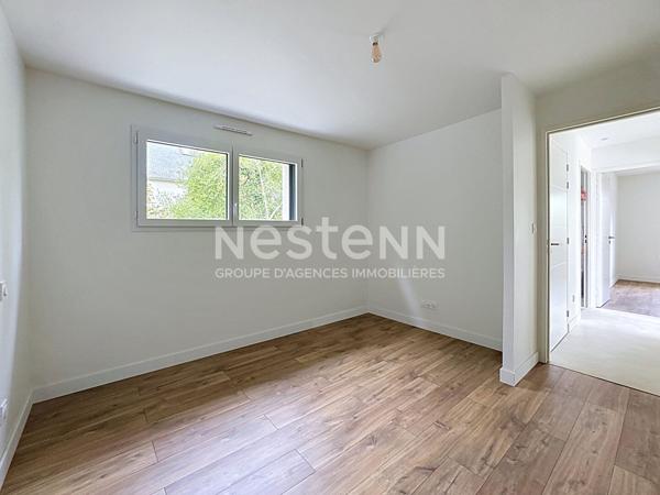 MAISON CONTEMPORAINE DE PLAIN-PIED AVEC PISCINE, AU CALME ENTRE CENTRE ET MER