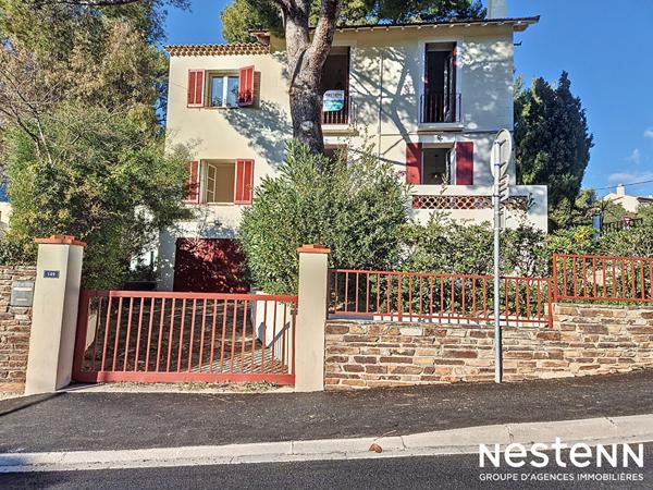 Villa de caractère à Cavalaire-sur-Mer 6 pièce(s) 119 m² proche des plages et des commerces