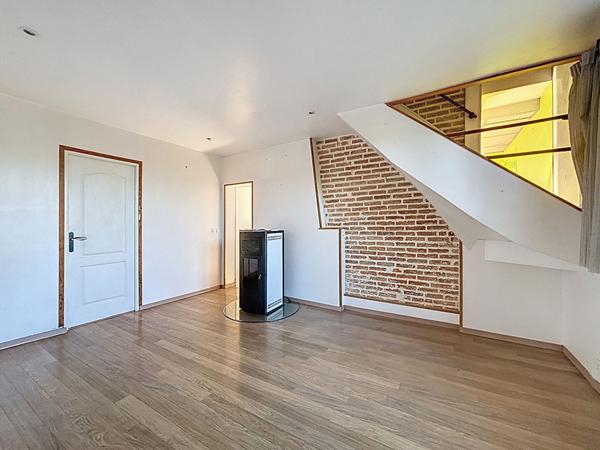 Maison ancienne à vendre au coeur de Juigné sur Loire sur une belle parcelle close de plus de 800m²