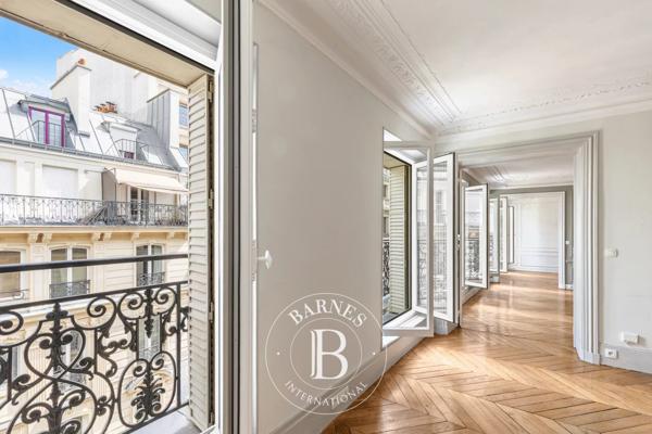 Paris 9ème, Appartement 4 Chambres -  157 m² à vendre