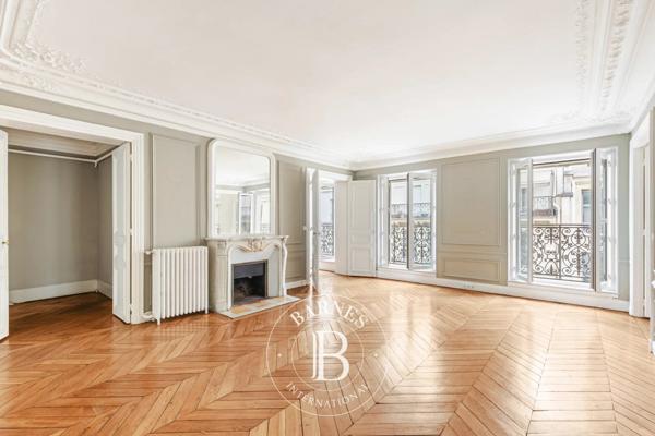 Paris 9ème, Appartement 4 Chambres -  157 m² à vendre