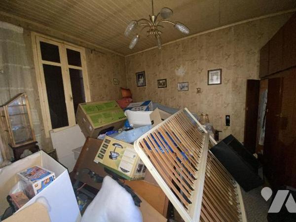 BLANQUEFORT
je vous propose cette maison  de 59 m² à rénover entièrement
DPE F.
Elle se comp...