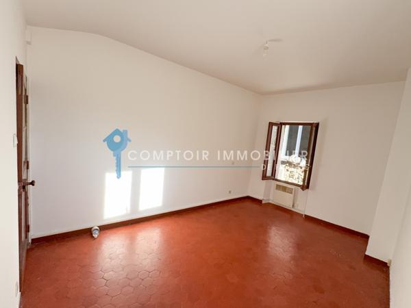 Maison de village
                                                                                                                                                                                                                                                                                                                        2 pièce(s)                                                                                                                                                                                                          1 chambre(s)                                                                                                                                                                                                          46  m²