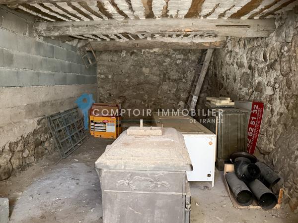 Maison de village
                                                                                                                                                                                                                                                                                                                        2 pièce(s)                                                                                                                                                                                                          1 chambre(s)                                                                                                                                                                                                          46  m²