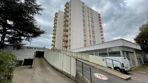 PARKING BELLEVUE 144