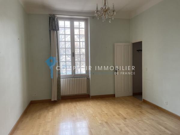 Maison
                                                                                                                                                                                                                                                                                                                        4 pièce(s)                                                                                                                                                                                                          3 chambre(s)                                                                                                                                                                                                          184  m²