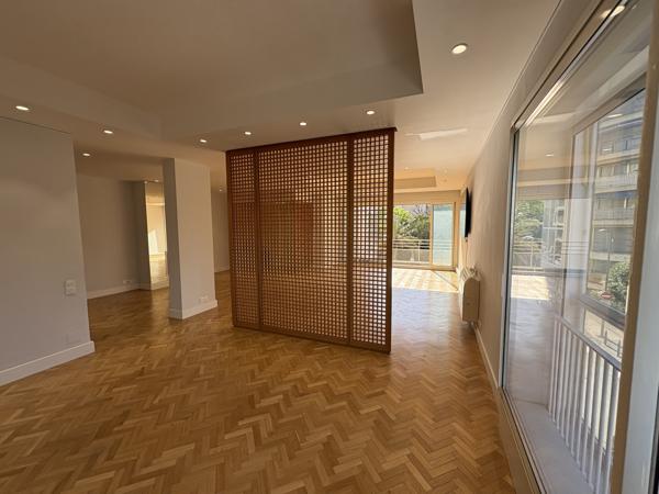 Marseille (13008) Superbe 5 pièces rénové de 161 m² – Volumes exceptionnels & extérieur – Périer / Prado