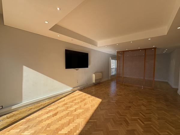 Marseille (13008) Superbe 5 pièces rénové de 161 m² – Volumes exceptionnels & extérieur – Périer / Prado