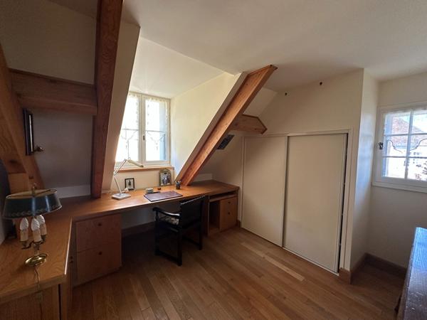 PALLUAU SUR INDRE - Maison restaurée - 190 m²  - 7 pièces - terrain avec piscine - garage