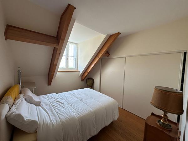 PALLUAU SUR INDRE - Maison restaurée - 190 m²  - 7 pièces - terrain avec piscine - garage