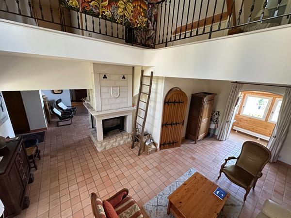 PALLUAU SUR INDRE - Maison restaurée - 190 m²  - 7 pièces - terrain avec piscine - garage