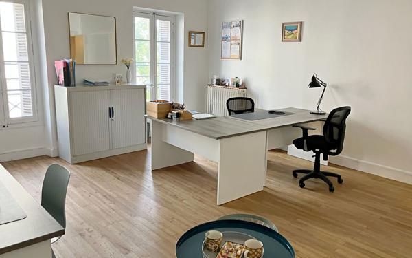 Immeuble à vendre    9 pièces •  Angoulême