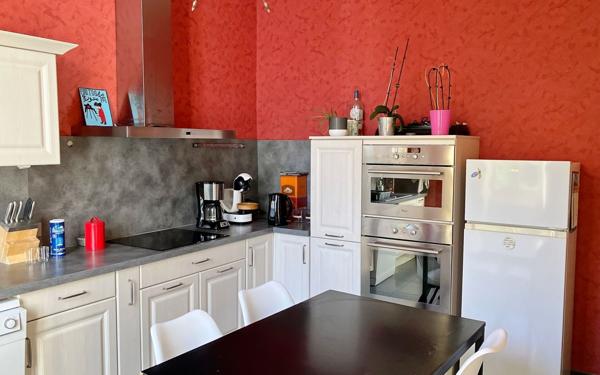 Immeuble à vendre    9 pièces •  Angoulême
