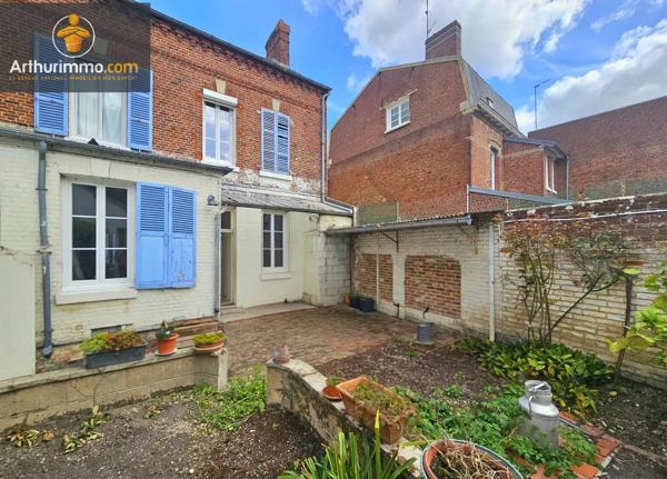 Vente                                                      Maison de ville
                        
                     6 pièces                      119 m2                     à Saint-Just-en-Chaussée