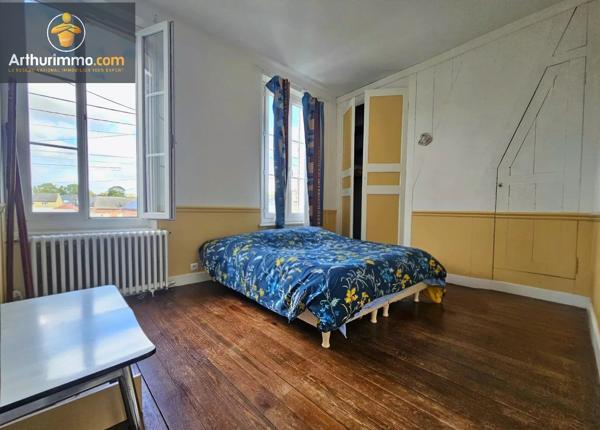 Vente                                                      Maison de ville
                        
                     6 pièces                      119 m2                     à Saint-Just-en-Chaussée