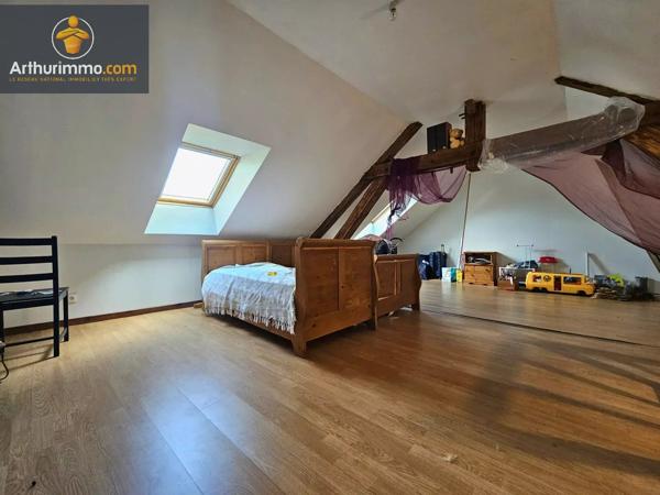 Vente                                                      Maison de ville
                        
                     6 pièces                      119 m2                     à Saint-Just-en-Chaussée