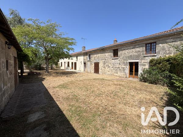 Maison à vendre 5 pièces 181 m² Doué-en-Anjou