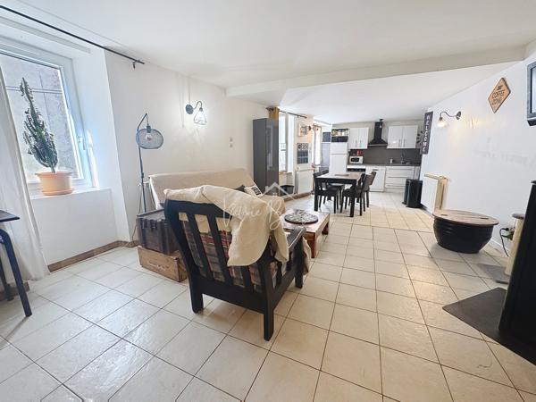 Camarès (12360) Maison village T3 mezzanine et terrasse